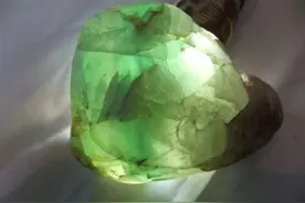 仅次于金刚石的碧玺，它不仅有美丽的外表，硬度也堪比金刚石图片
