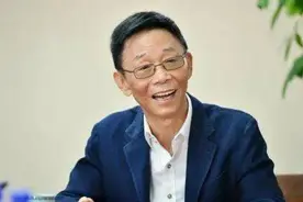中国纸巾之王邓颖忠：凑500元创业，今年赚56亿，压清风维达图片