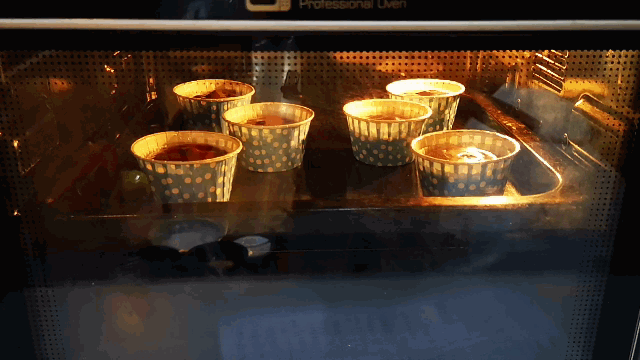 红丝绒蛋糕是什么材料做的（烘焙师教你做红丝绒蛋糕）