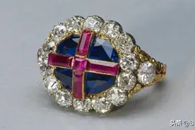 英国女王的首饰匣，可不是只有王冠，其它珠宝同样精彩绝伦图片