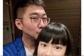 大半夜和表妹上热搜？这也太尴尬了……图片