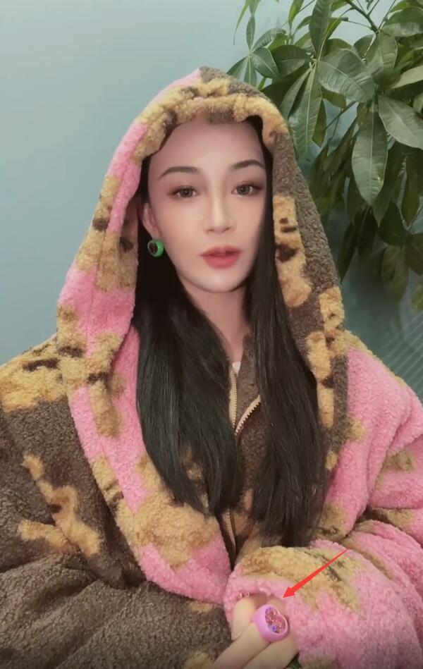 吴秀波前任陈昱霖自报平安:目前生活非常幸福,不再回应过去之事