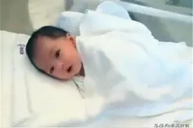 “最美女婴”意外走红，出众颜值征服网友：美得像是在娘胎整了容图片
