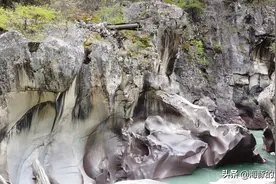 林芝察隅千年水磨岩，丙察察路上的神秘境地图片