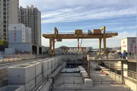 大连地铁五号线跨海隧道工程完成80%图片
