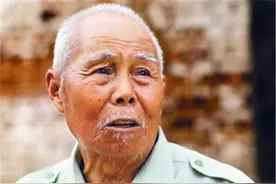 功臣李文祥：最怕麻烦政府，市里只能趁他体检，把他家翻修一遍图片