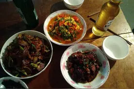 湖南土猪腊肉：加上老家的豆豉和白辣椒绝配，湖南人的完美晚餐！图片