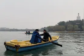 让我们荡起双桨！北海、紫竹院游船开航啦图片