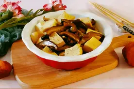 秋天要常吃豆腐香菇，营养高味道好，经济实惠图片