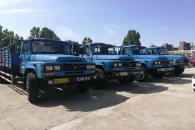 没有驾照的人可以直接报考A1吗？视频封面