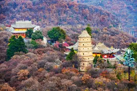 甘肃崆峒山：西南第一山，林海浩瀚，如缥缈仙境，夏季适合避暑图片