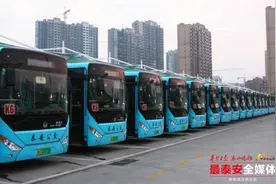 今起，在泰城能1分钱坐公交了！持续至月底图片