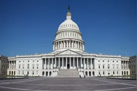 美国国会大厦是美国国会所在地，是美国的心脏建筑图片