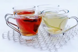 红茶还是绿茶？高血压患者该选择喝哪一种？看了你就明白了图片