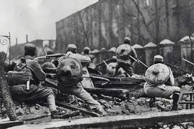 陕西八百冷娃集体跳黄河是真是假？对岸的国军为何开枪射杀？图片