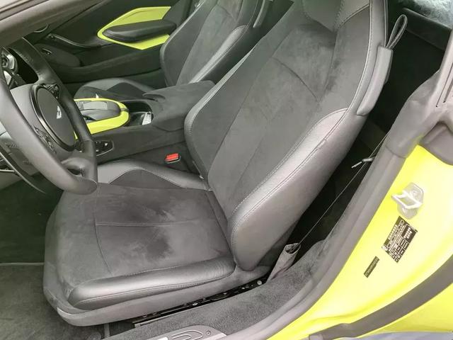 深度体验阿斯顿•马丁V8 Vantage：只为读懂你的美