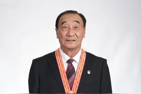 7月7日解放军报导读图片