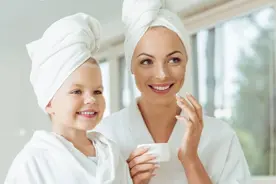 抓住护肤关键点，睡前护肤注意这四点，皮肤会越来越好图片