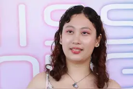 丑女上位、星二代比美、豪门媳妇陪情敌参赛，港姐场外比场内精彩图片
