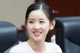 看到章泽天梁洛施的脸，才明白原来富豪的喜好都有迹可循图片