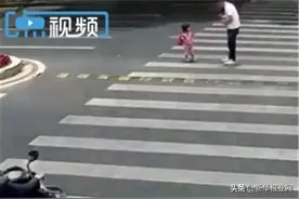 人小鬼大！三岁萌娃装睡上演“离家出走”戏图片