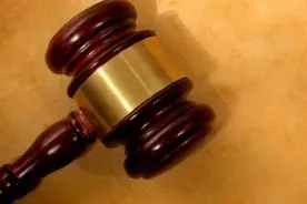 案件｜演奏家骑共享单车闯小区被保安拽倒摔成十级伤残，获赔近20万！图片
