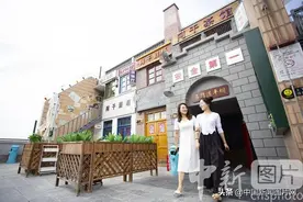 兰州一“空中餐厅”复刻旧时小镇走红网络图片