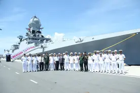 印度勾连越南，展开南海军演，敢跨过红线，后果四个字：自取灭亡图片