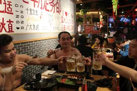 大连男人开烧烤店，8个月吸引6000位会员，进账120万，赚钱有方法图片