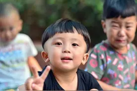 资深幼师坦言：第一天上幼儿园不哭的孩子，背后家庭多半很幸福图片