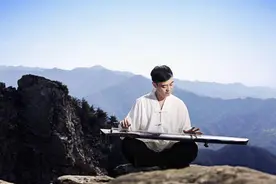 易经：一个人，能稳住自己，处境会慢慢变顺图片