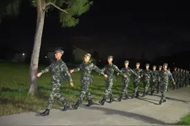 武警第二机动总队某支队 列兵，请入列图片