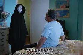 初来乍到：美国大叔梦见老奶奶邻居，华裔老奶奶这扮相看得起鸡皮视频封面