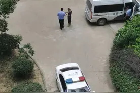 我希望我楼上邻居打麻将的时候猝死在麻将桌上图片