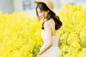 油菜花拍照，11个实用拍照姿势技巧，做油菜花田最美的一个图片