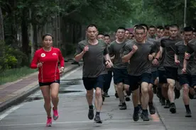 精雕细琢育“五会”军体教员 ，千锤百炼铸“四有”强军尖兵图片
