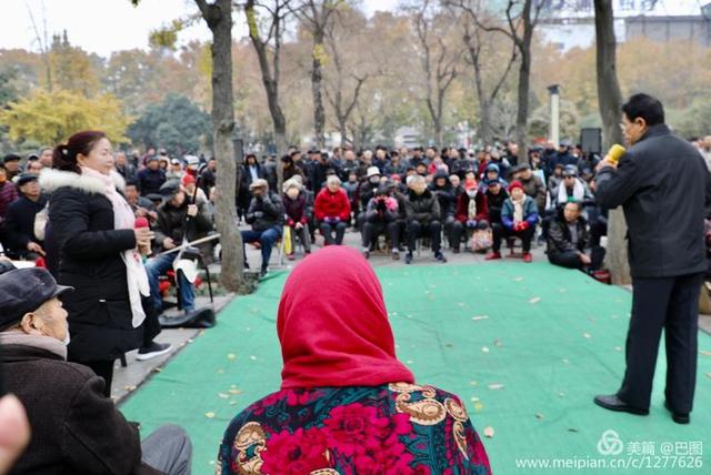 高手在民间，演出自娱自乐，洛阳周王城广场民间曲艺乐园