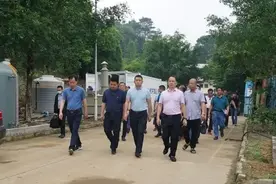 曾鹏鑫到横县第二垃圾填埋场开展调研工作图片