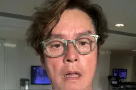 71岁歌手谭咏麟被曝负面，疑似和23岁女粉丝睡觉，背影照片遭曝光图片