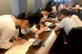 我，研究生，入职国企两个月，告诉你国企的工资和工作时间如何图片