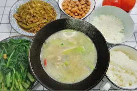 6块钱买根莴笋，三种吃法齐上桌，做成两菜一汤母女俩吃刚刚好图片