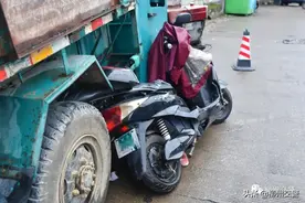 “无人驾驶”货车溜坡撞向拖拉机  女子被夹不幸殒命|覆车之戒图片