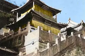 1940年镜头下的五台山：六月骡马大会非常然闹，周边村民坐车参加图片