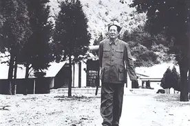 恶风纵使推千浪，正气终能慑百邪，看看毛泽东如何戏谑“群蛙”图片