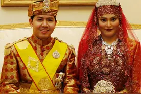 文莱国王嫁公主：新娘服用金线绣满钻石，婚车劳斯莱斯镶满黄金图片