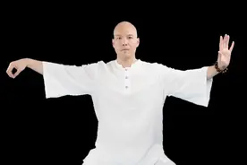 这招竟是套路里的“加油站”，难怪会重复那么多次图片