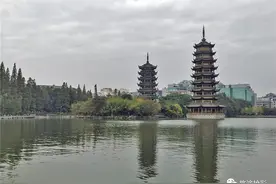 江哥探幽丨熠熠生辉的桂林双塔图片