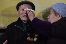 4年前湖北发现一位独腿老人，他是一名特等功臣，后享受什么待遇图片