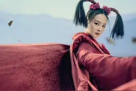 服装怪异扮相丑，谁也没想到，金庸经典以这样的方式，“出圈”了图片
