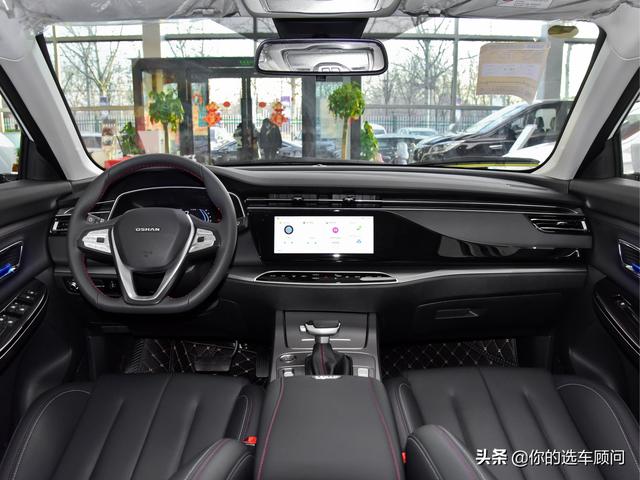 长度超4米7的领先尺寸SUV，低价高配油耗低，实拍长安欧尚X7